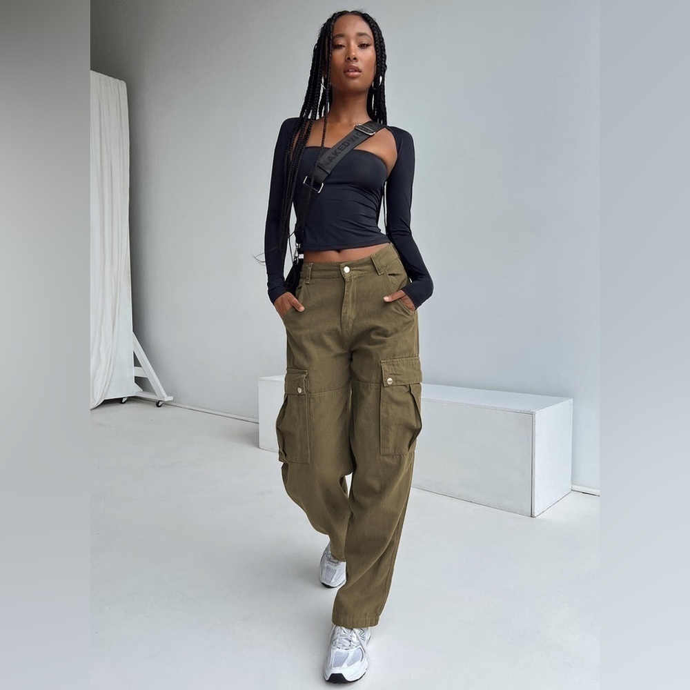 PRINCESS POLLY RESERVOIR CARGO PANTS KHAKI. SIZE 6